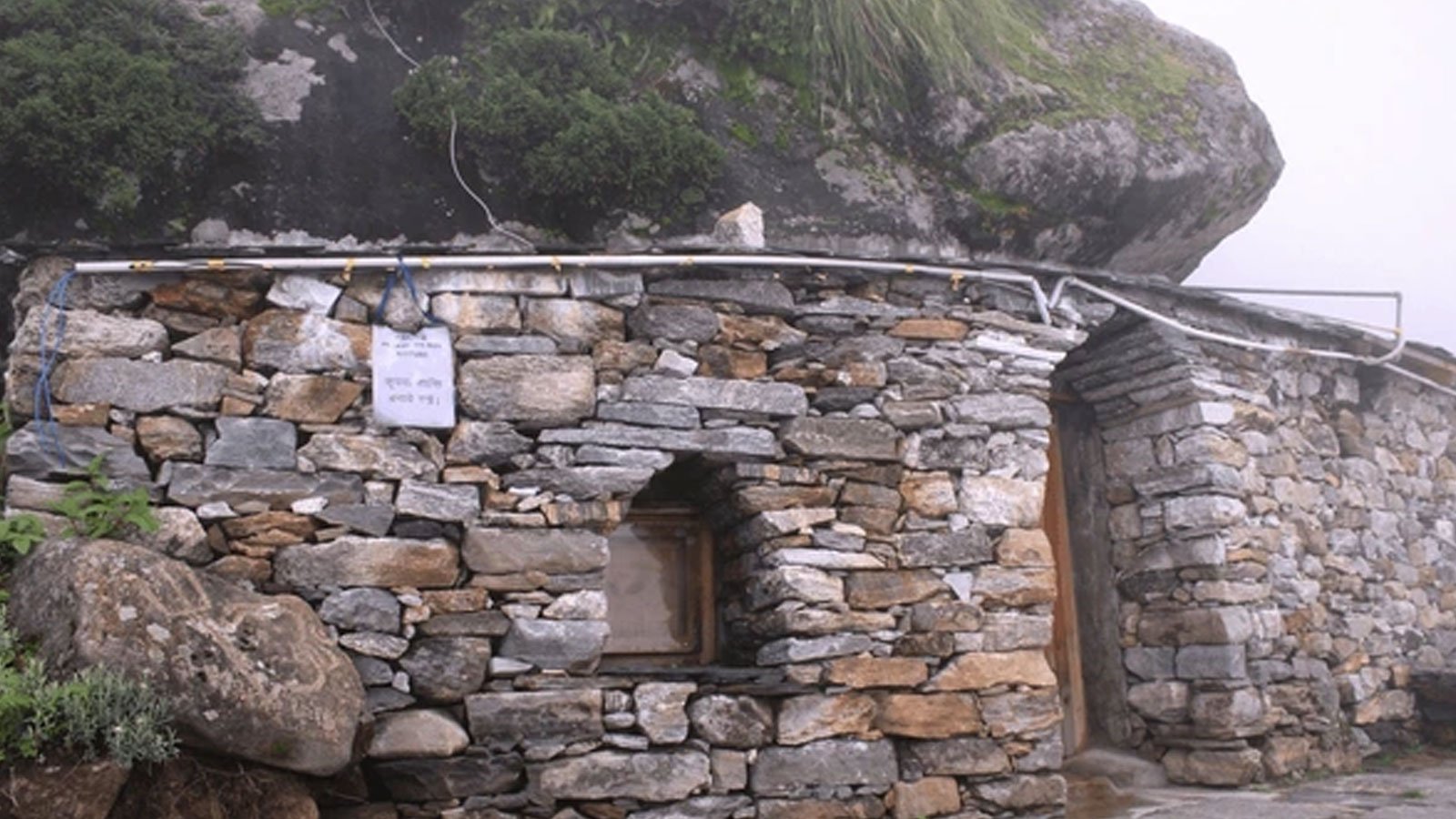 Neelkanth & Mystical Cave Trek